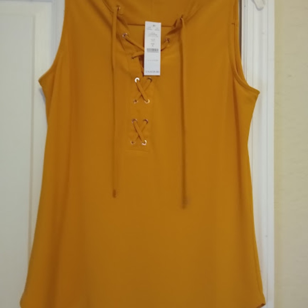 New With Tags White House Black Market Gold/ Mustard Sleeveless Lace Top Size S